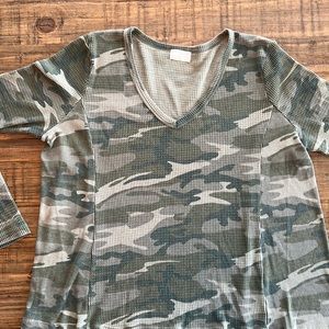 Mixed knit camouflage top